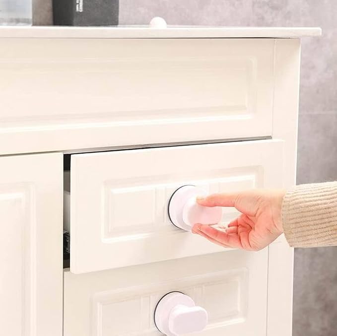 KAFENDA Strong Suction Cup Handle is Suitable for Glass Doors and Windows, as Well as cabinets. It Features a Seamless Installation, is Washable, and can be reused