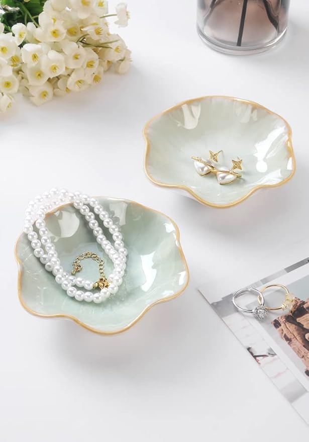 JAMEND CLXP Lotus Leaf Shape Decorative Ring Tray, Small Key Bowl, Ceramic Trinket Tray Jewelry Dish Organizing Necklace Earrings, Home Decoration for Mom Best Friend Sister, Light Green.