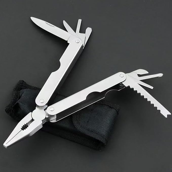 Multifunctional Folding Pliers, Practical and Portable, Screwdriver, Can Opener, Scale, File, Multi-Tool Combination (Silver)