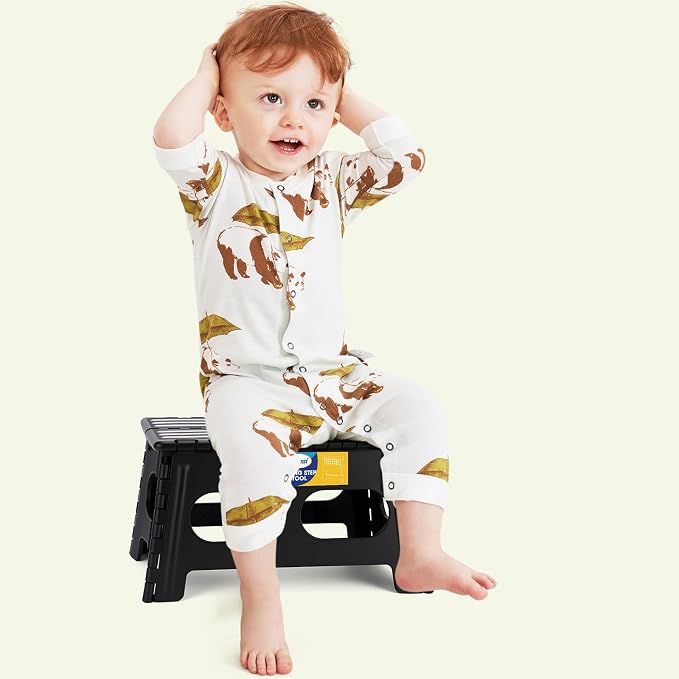 Korpai 9" Folding Step Stool for Adults and Kids 15-Inch Extra Wide Stool Holds Up to 300 lbs,Non-Slip Folding Stools with Handle,Compact Plastic Foldable Step Stool for Bathroom,Kitchen,ect, Black
