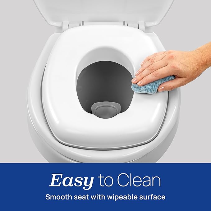 Chicco Toilet Topper, Easy-Clean Slip-Resistant Surfaces, Adjustable Soft-Flex Spray Shield and Grips, For children up to 60 lbs