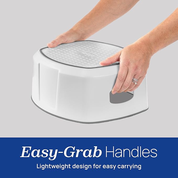 Chicco Single Step Stool, Durable Lightweight Plastic with Easy-Grab Handles, Textured Top and Slip-Resistant Base