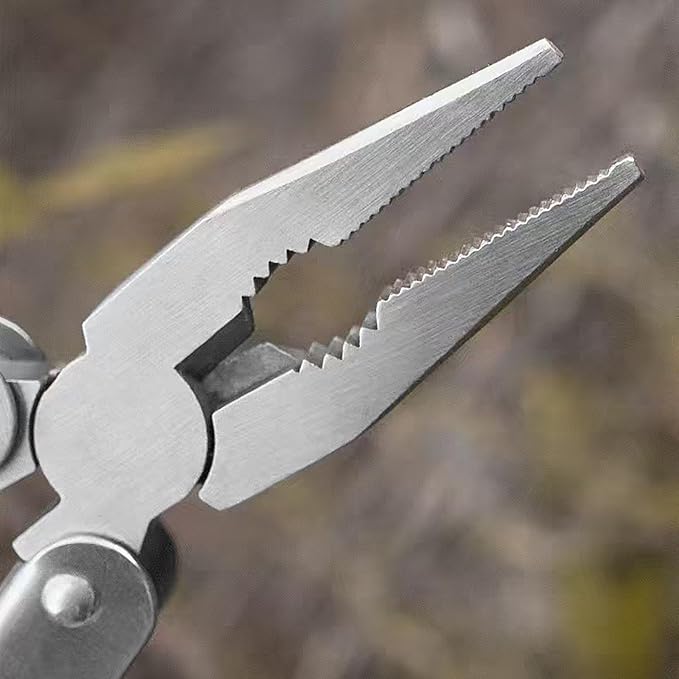 Multifunctional Folding Pliers, Practical and Portable, Screwdriver, Can Opener, Scale, File, Multi-Tool Combination (Silver)
