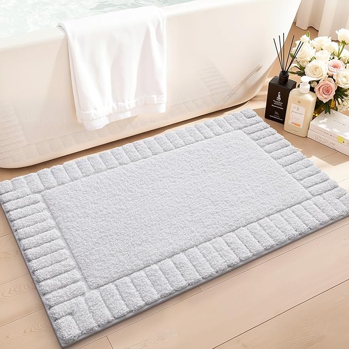 LUMI Bathroom Rugs Non Slip with Rubber Backing, Extra Soft Plush Microfiber Bath Rug Absorbent, Machine Washable Bath Mat Quick Dry for Tub, Shower, Hotel, White, 20"x32"