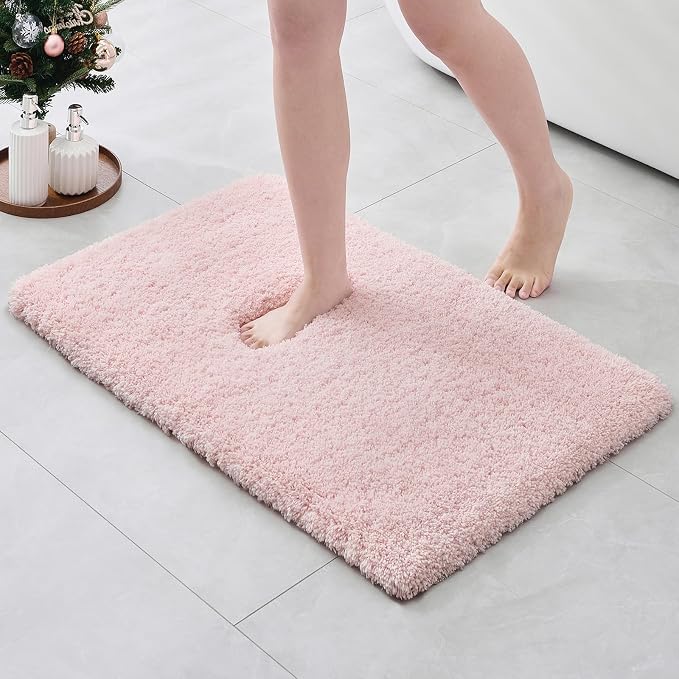 ILANGO Pink Christmas Bathroom Rugs 36" × 24" Non Slip & Super Absorbent Extra Thick Soft, Washable Bath Mat for Floor, Non Shedding Microfiber Shaggy Bath Rug with Rubber for Bathtub Sink