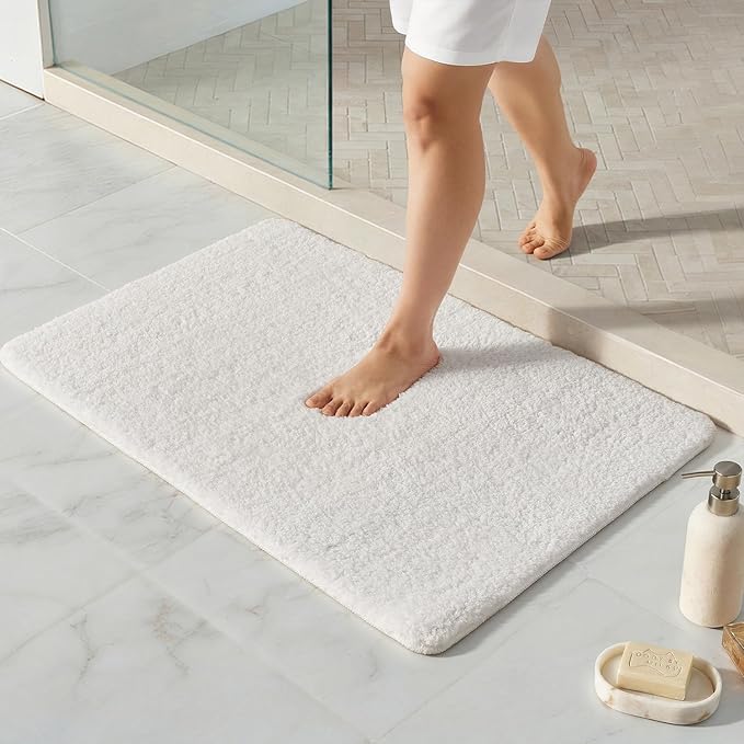 TYUU White Bathroom Rugs, Ultra Soft Bath Rugs Non Slip Washable, Super Absorbent Quick Dry Bath Mat with Rubber Backing for Bathroom Floor, Shower, or Sink, White 20" x 30"