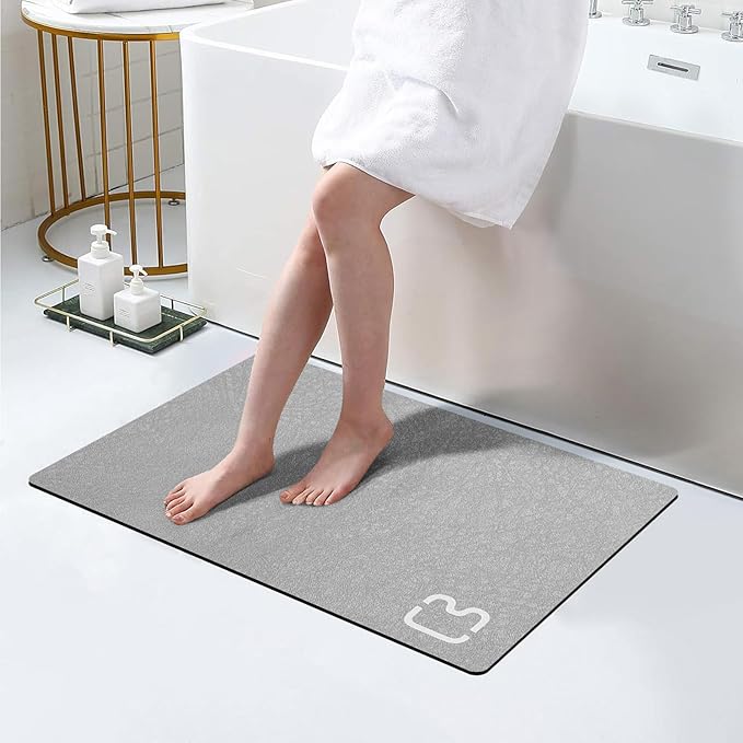 RUERYA Bath Mat Rugs Quick Dry Super Absorbent Diatomaceous Earth Bath Mat Non Slip Rubber Bottom Thin Bathroom Mat Fit Under Door, Floor Rugs in Front of Bathtub,Shower Room,Sink, 17 x 32, Grey