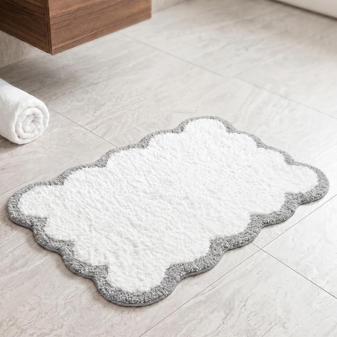 Scalloped Grey Bath Rug, Cute Bathroom Rug, Soft Absorbent Quick Dry Bath Mat, TPR Non Slip Backing, Microfiber Mat for Shower Tub Sink Vanity 20" x 31.5"