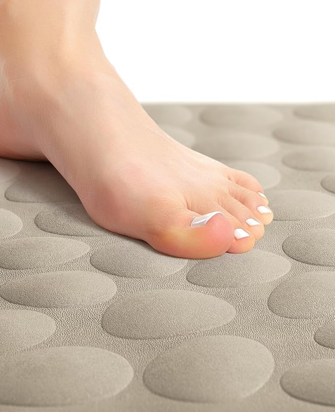 Bligli Bathtub Mat Non Slip, 16x31.5 inch Extra Long Bath Tub Mat with Strong Suction Cups, Soft Rubber Bathroom Floor Mat, Machine Washable, 100% BPA Free (Brown)