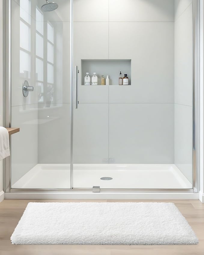 ILANGO White Christmas Bathroom Rugs 24" × 17" Non Slip & Super Absorbent Extra Thick Soft, Washable Bath Mat for Floor, Non Shedding Microfiber Plush Shaggy Bath Rug for Bathtub Shower Room Sink