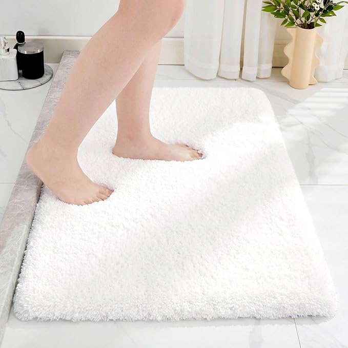 Disolla White Bathroom Rug 20x32 - Non-Slip Plush Thick Bath Mat, Highly Absorbent & Ultra Soft Fluffy Floor Mat, Machine Washable for Shower and Tub