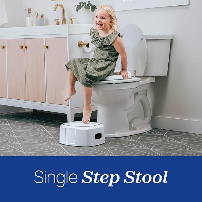 Chicco Single Step Stool, Durable Lightweight Plastic with Easy-Grab Handles, Textured Top and Slip-Resistant Base