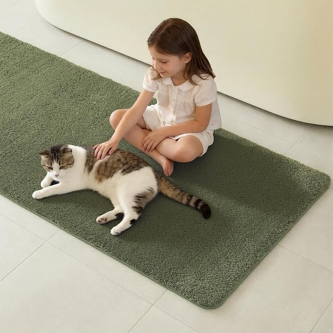 TYUU Sage Green Bathroom Rugs, Ultra Soft Bath Rugs Non Slip Washable, Super Absorbent Quick Dry Bath Mat with Rubber Backing for Bathroom Floor, Shower, or Sink, Sage Green 24" x 48"