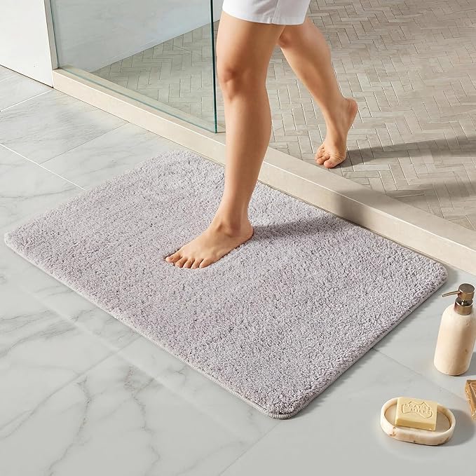 TYUU Bathroom Rugs Non Slip Washable, Ultra Soft Super Absorbent Quick Dry Small Bath Mat with Rubber Backing for Bathroom Floor, Shower, or Sink, Light Grey 24" x 36"