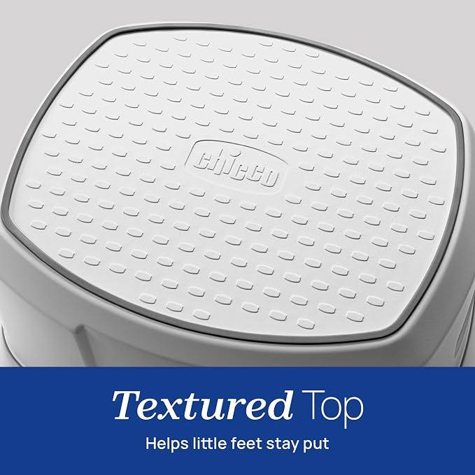 Chicco Single Step Stool, Durable Lightweight Plastic with Easy-Grab Handles, Textured Top and Slip-Resistant Base