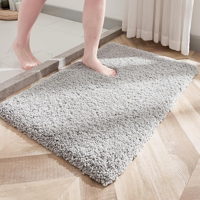 Disolla Grey Bathroom Rug 20x32 - Non-Slip Plush Thick Bath Mat, Highly Absorbent & Ultra Soft Fluffy Floor Mat, Machine Washable for Shower and Tub