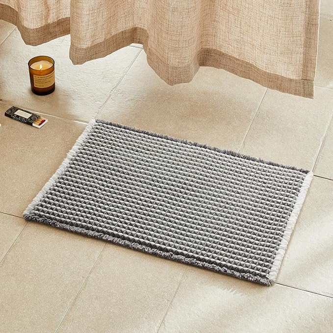 TYUU Waffle Bath Mat, Boho Bathroom Rugs Non Slip Washable Super Absorbent Quick Dry Bath Mat Farmhouse Bathroom Decor, 24"x16" Grey and White