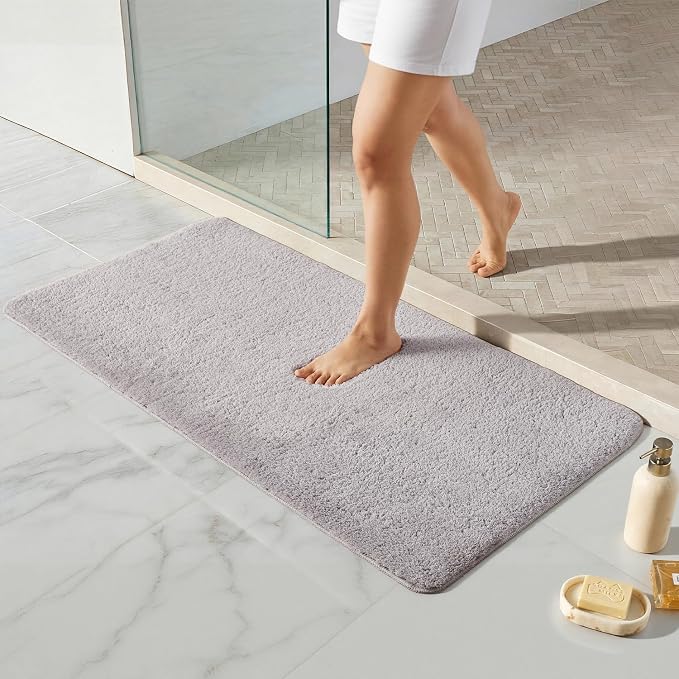 TYUU Bathroom Rugs Non Slip Washable, Ultra Soft Super Absorbent Quick Dry Small Bath Mat with Rubber Backing for Bathroom Floor, Shower, or Sink, Light Grey 24" x 48"