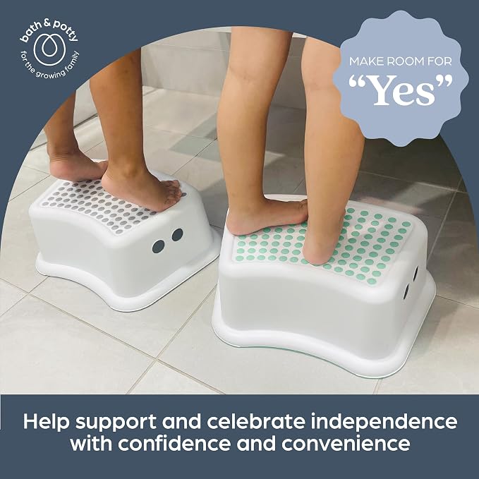 Dreambaby Step Stool for Kids - Non-Slip Base and Contoured Design for Toilet Potty Training and Sink Use - Mint