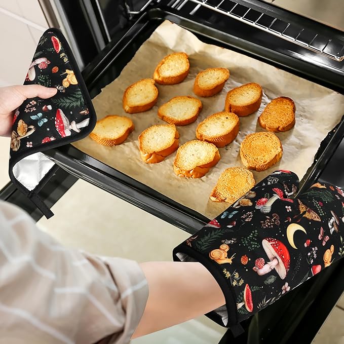 Mushroom Oven Mitts and Pot Holders Sets Cute Oven Gloves Heat Resistant 4 Pcs Funny Decorative Kitchen Hot Pads and Mitts for Baking Cooking Grilling