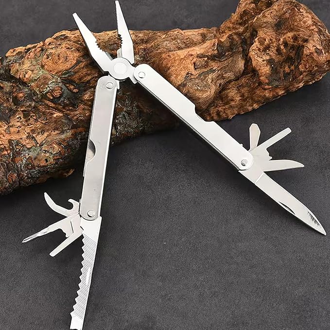 Multifunctional Folding Pliers, Practical and Portable, Screwdriver, Can Opener, Scale, File, Multi-Tool Combination (Silver)