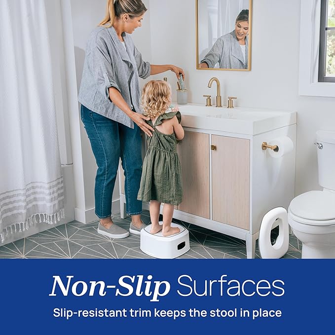 Chicco Single Step Stool, Durable Lightweight Plastic with Easy-Grab Handles, Textured Top and Slip-Resistant Base