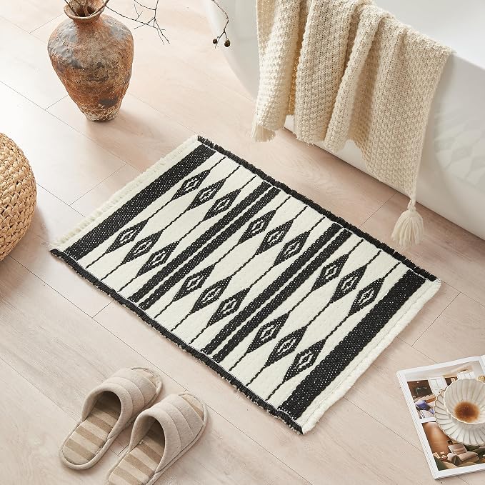 Douceur Boho Bath mat for Bathroom Floor Non Slip, Acrylic Blend Cute Bath Rugs with Tassels, Farmhouse Bathroom Rugs with Geometric Tribal Ethnic Pattern Design in Black and Cream White, 20" x 32"
