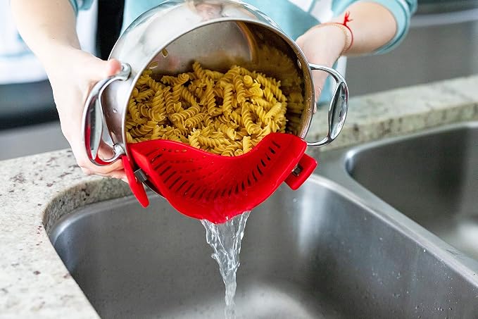 Arlig Clip On Pasta Strainer Silicone Universal Fit for all Pots and Bowls Snap On Drainer for Meat, Vegetables, Fruit Colander for Kitchen Easily Drain Food Space Saving