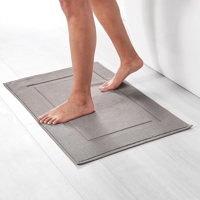 Amazon Basics Banded Bathroom Bath Rug Mat, Machine Washable, 100% Cotton, 31" x 20", Powder Gray